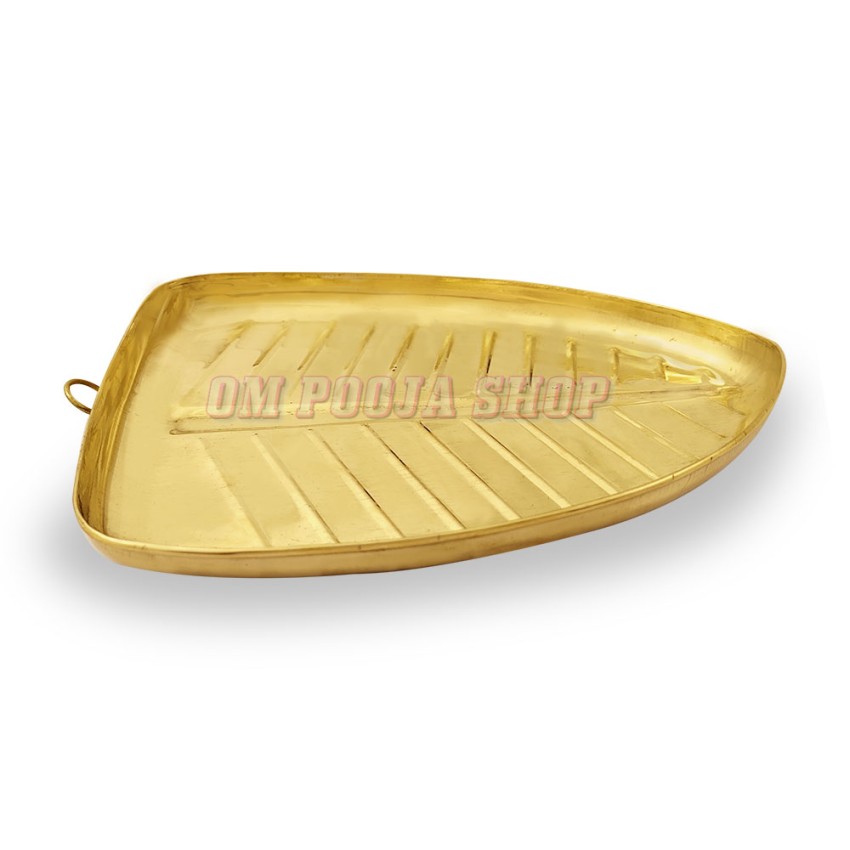 Banana Leaf Shaped Thali in Brass - Size_5.8 x 7.7 inches